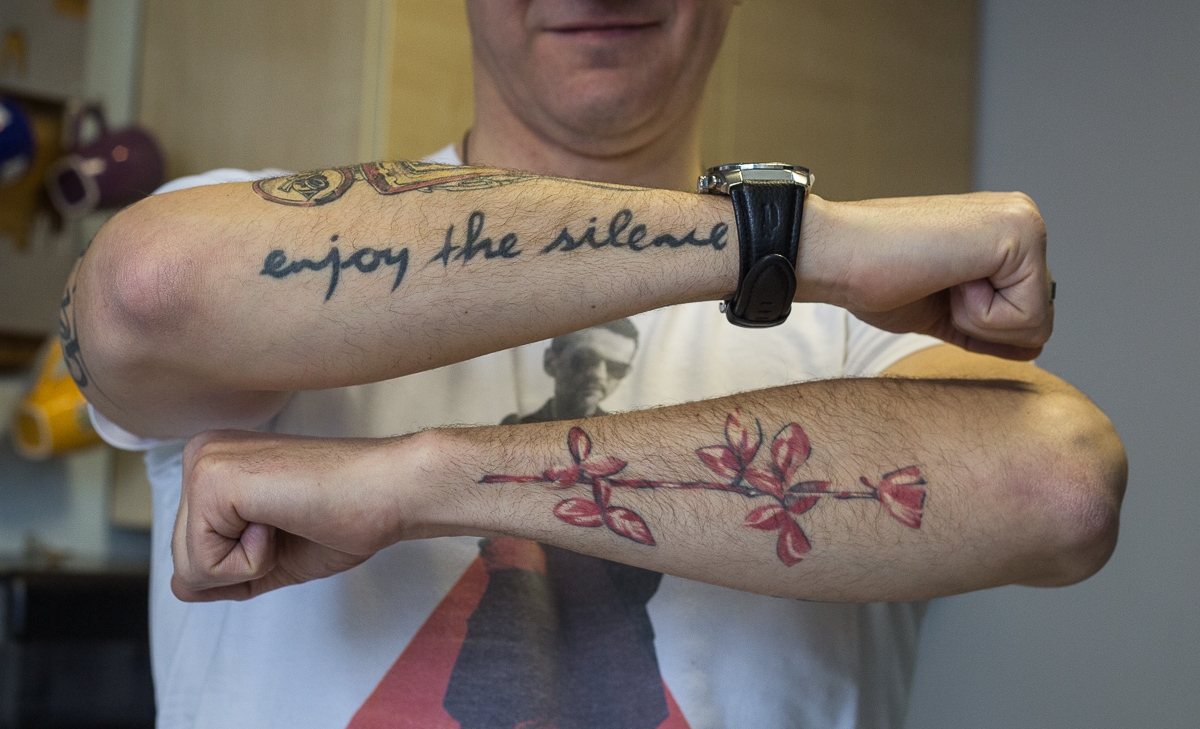 Минчанин набил тату в честь  каждого концертного тура: на что  еще Depeche Mode вдохновляют  белорусов